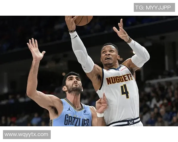 马刺与新奥尔良鹈鹕激战正酣球迷期待精彩对决与惊艳表现