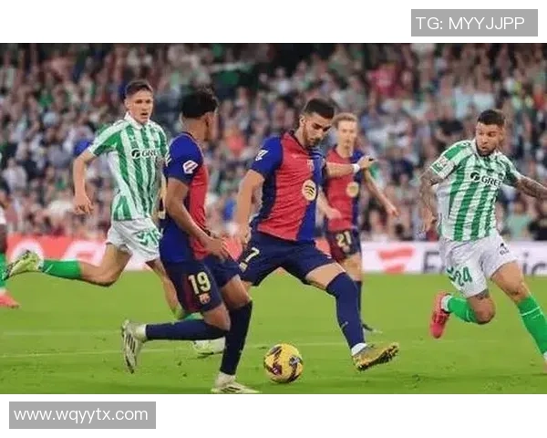 马拉加主场迎战拉斯，争夺西甲宝贵积分的激烈对决